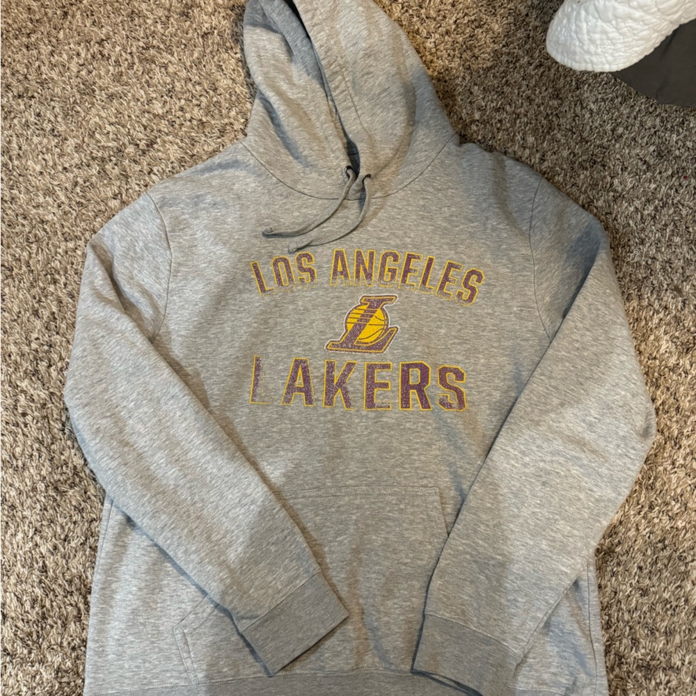 Men’s Gray LA Lakers Sweatshirt - basketball